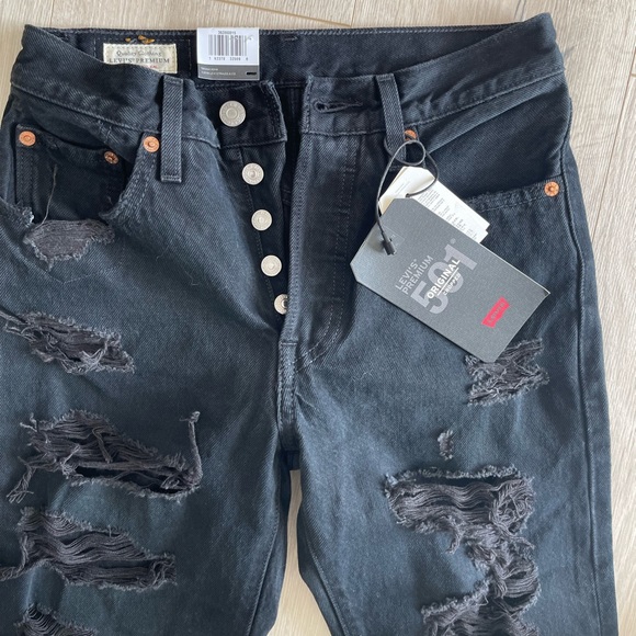 Levi’s 501 Cropped Black Distressed Jeans - Picture 8 of 16